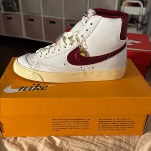 Nike W Blazer Mid ‘77 SE “Sisterhood”